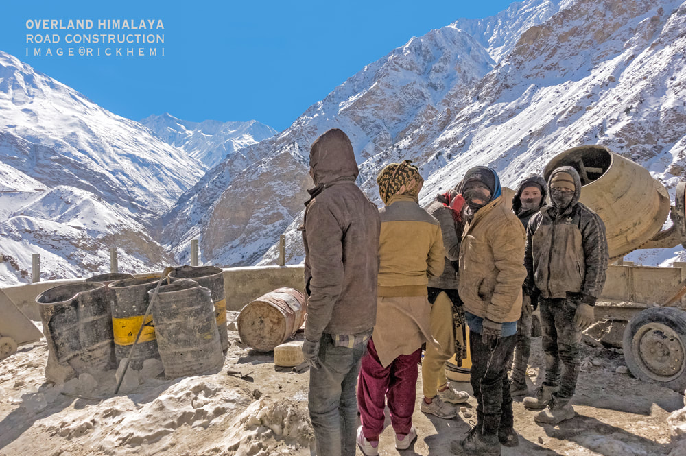 overland travel Himalaya, high road midwinter construction workers, image by Rick Hemi