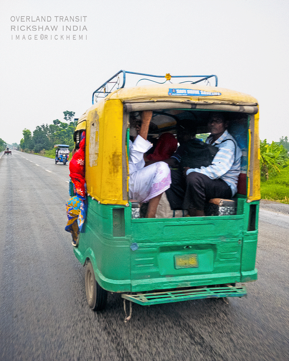 solo overland travel, on the go in transit mode, motor rickshaw India, image by Rick Hemi 
