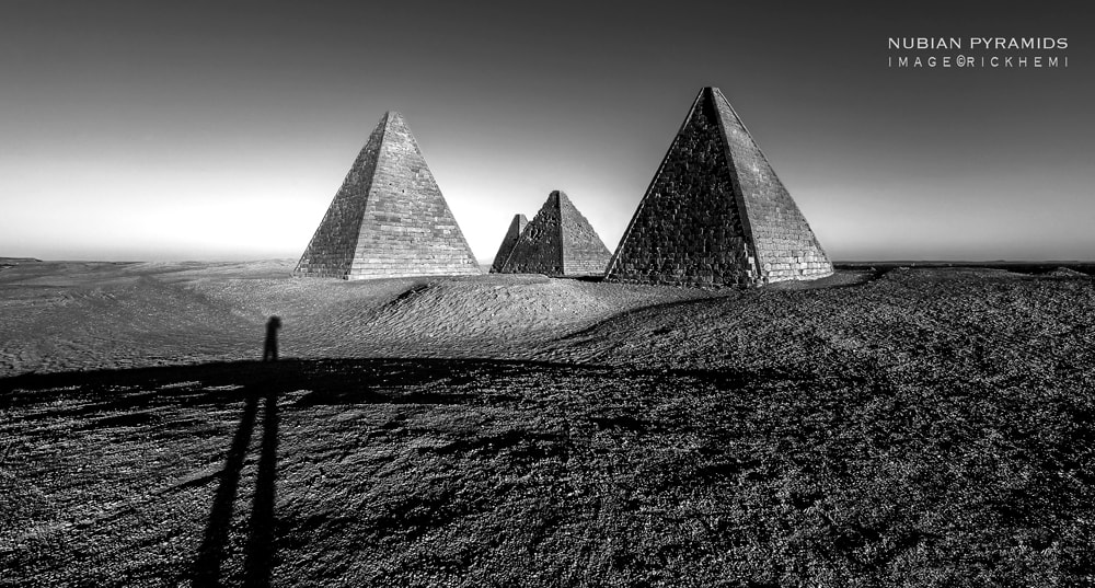 about page Rick Hemi, solo overland travel Sudan, Nubian pyramids Meroe, DSLR image by Rick Hemi