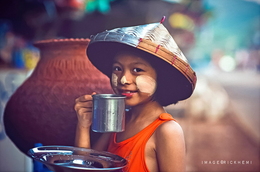 solo overland travel Asia, candid street portrait photography