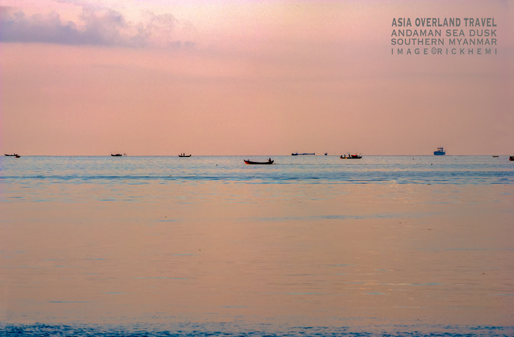 solo travel Asia, Andaman Sea dusk, DSLR image by Rick Hemi