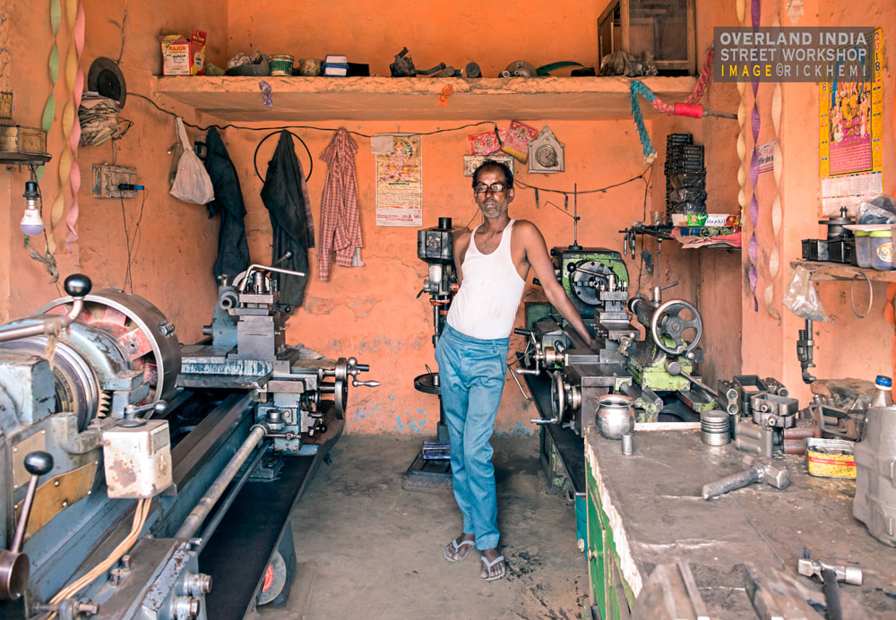 solo travel India, street photography India, small machine shops India, image by Rick Hemi