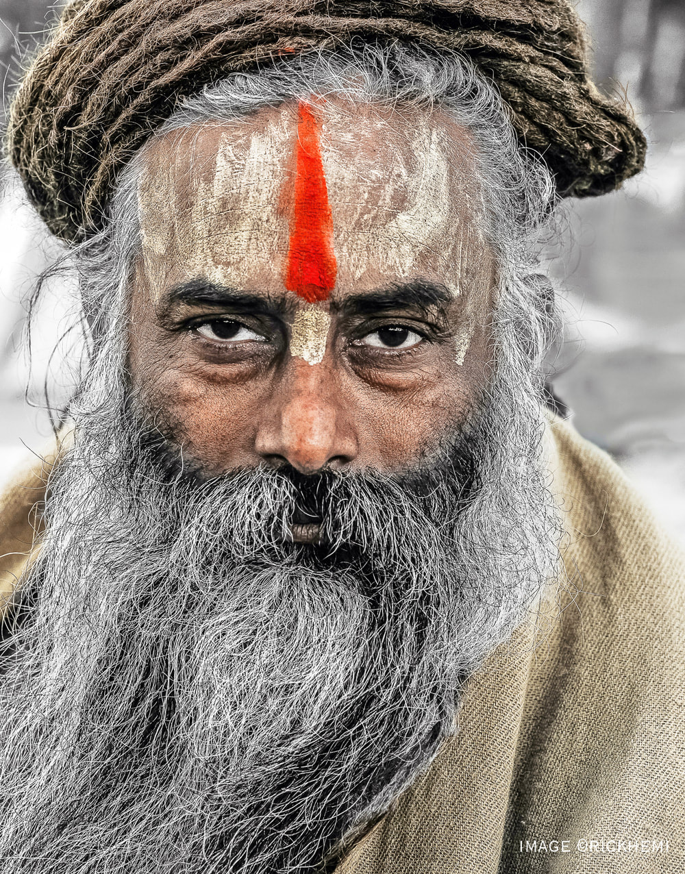 India solo overland travel, India overland travel, sadhu street portrait, DSLR image by Rick Hemi