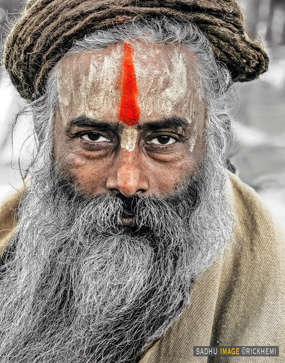 India solo overland travel, India overland travel, sadhu street portrait, DSLR image by Rick Hemi