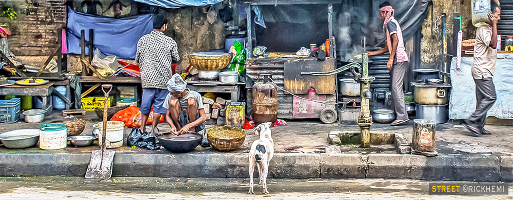 solo travel India, overland travel India, street scene India, image by Rick Hemi