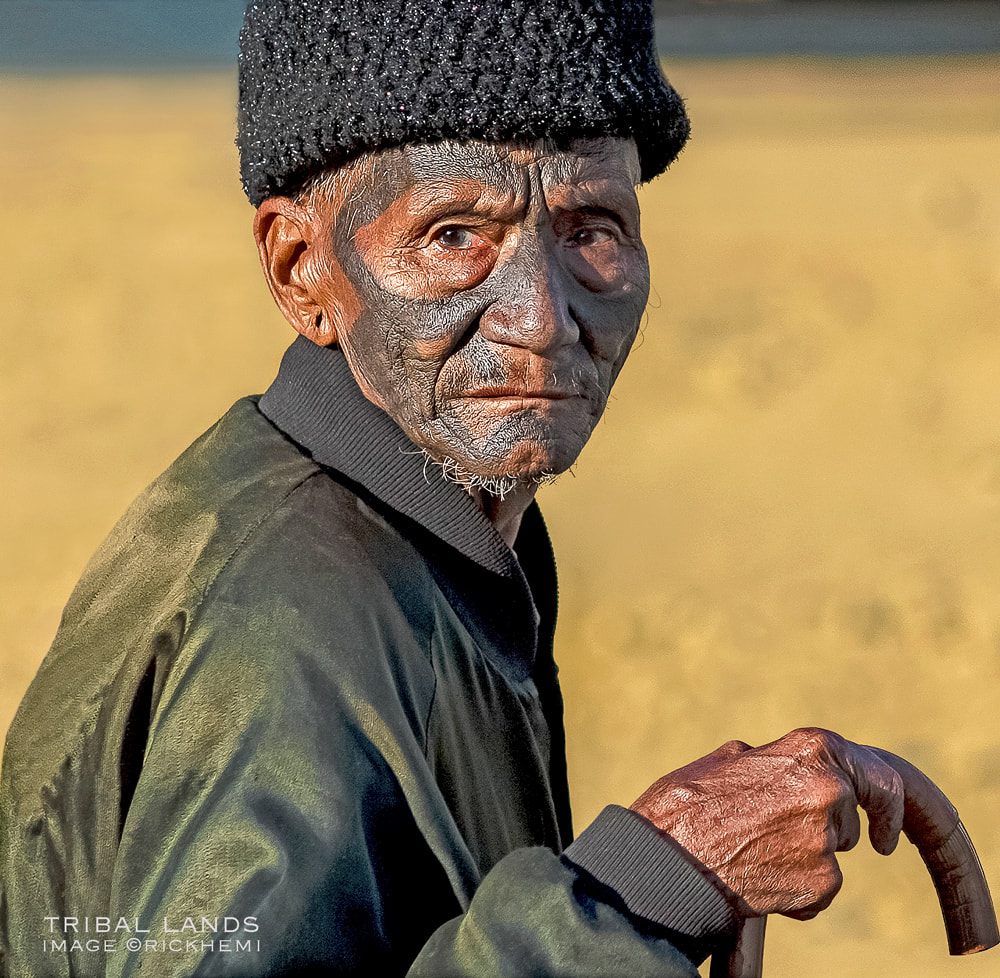 Overland travel India, street photography tribal lands India, image by Rick Hemi