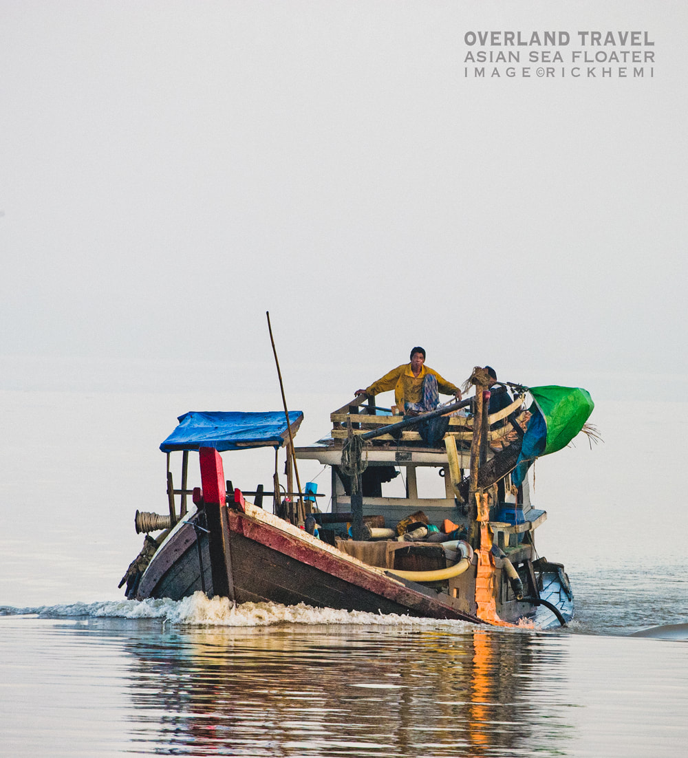 solo overland travel offshore, DSLR Andaman Sea snap, image by Rick hemi