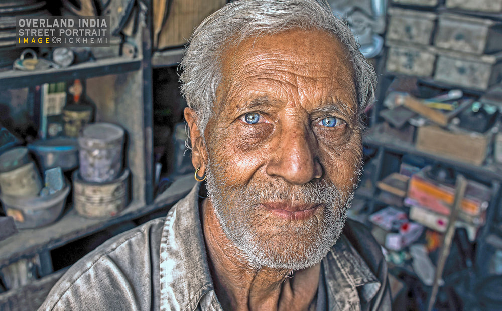 India solo travel, overland street photography India, image by Rick Hemi